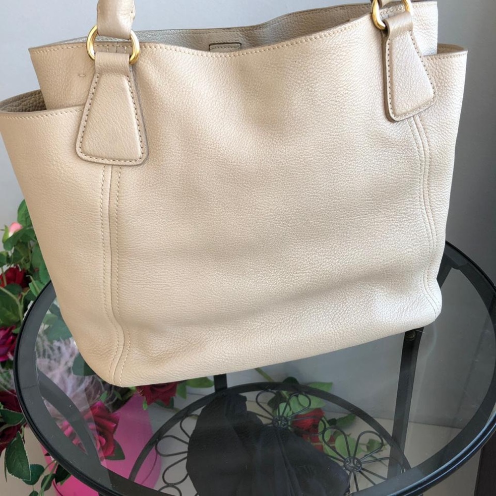 Prada Beige Leather Tote Bag with Gold Hardware - Picture 3 of 16